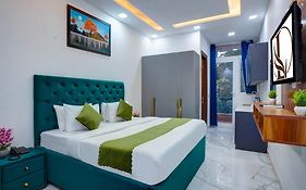 Limewood Stay - Sector 29 Gurgaon